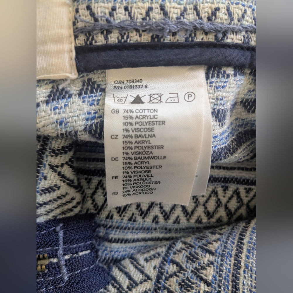 H&M Blue and White Patterned Mini Skirt - Picture 3 of 3